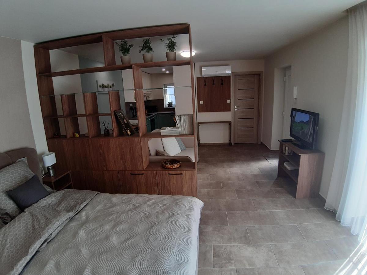Profi Keco Apartman Balatonalmádi Exterior photo